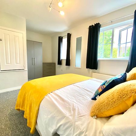 Free Private Parking! Oakley House And Garden! Fully Equipped 4 Comfy Beds Villa Corby Exterior photo